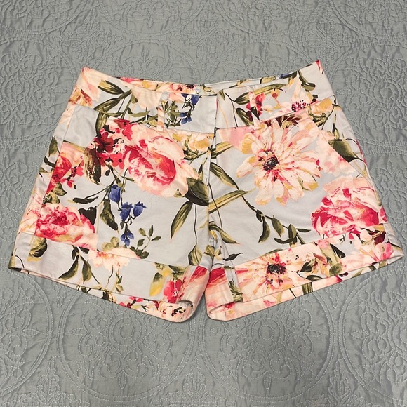 New York and Co Floral Shorts - Picture 1 of 6